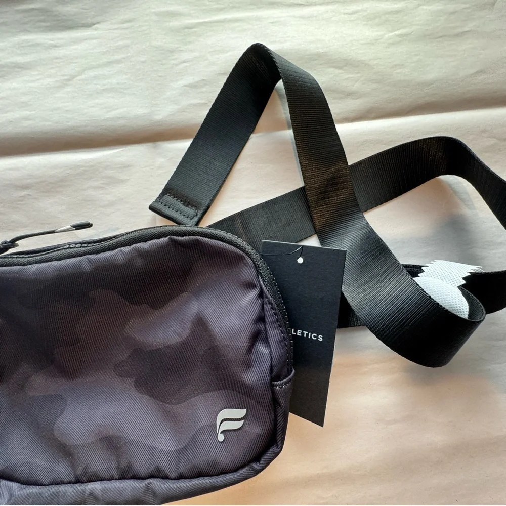 🔥FABLETICS Black Camouflage Men's Bag🔥 - Picture 2 of 8